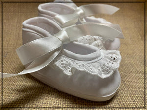 White Eyelet Lace Baby Girls Crib Shoes with Satin Ribbon Bow | Size 1